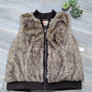 Never worn Ruff Hewn faux fur vest